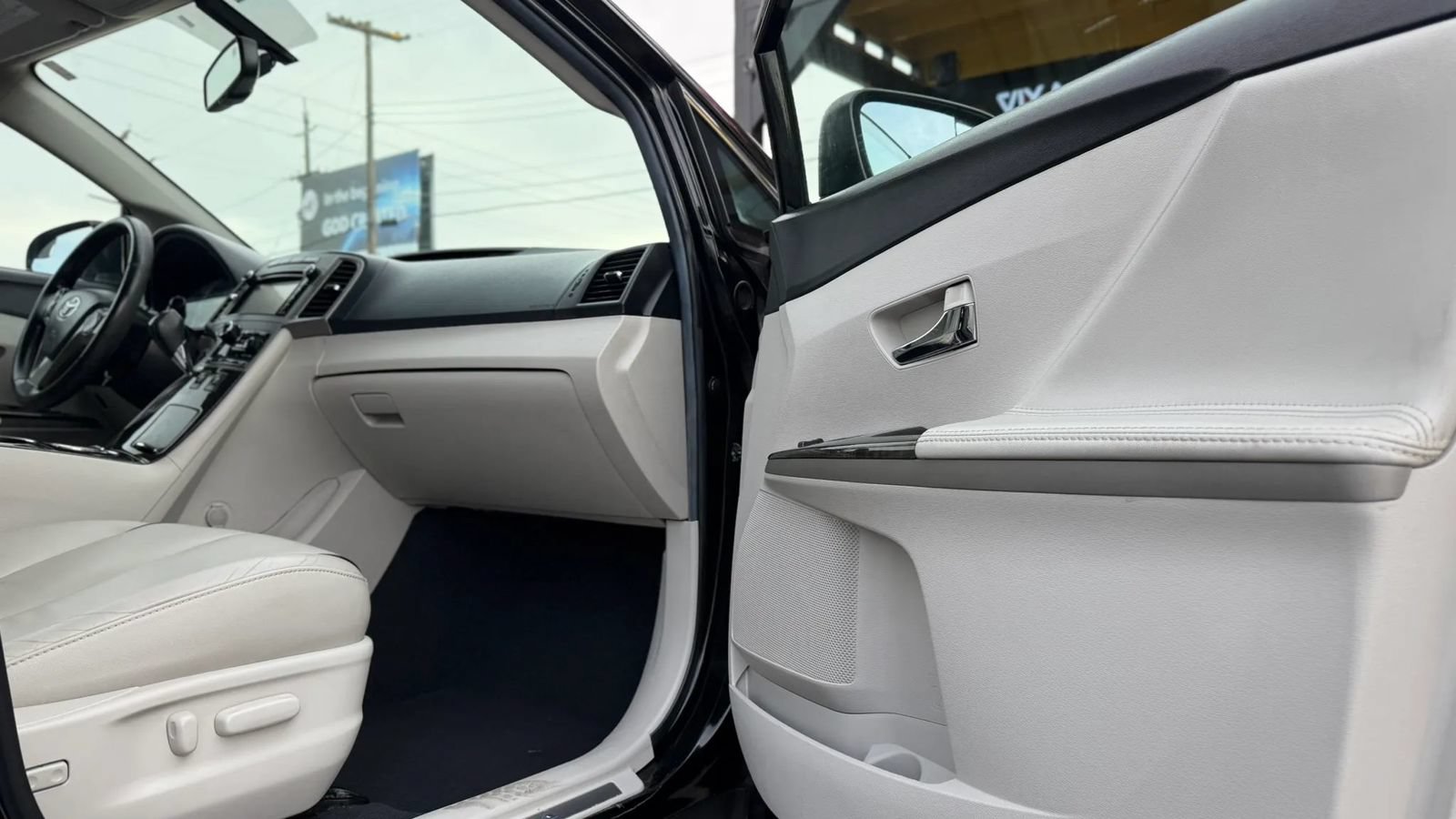 Used 2014 Toyota Venza XLE AWD/4WD image 12