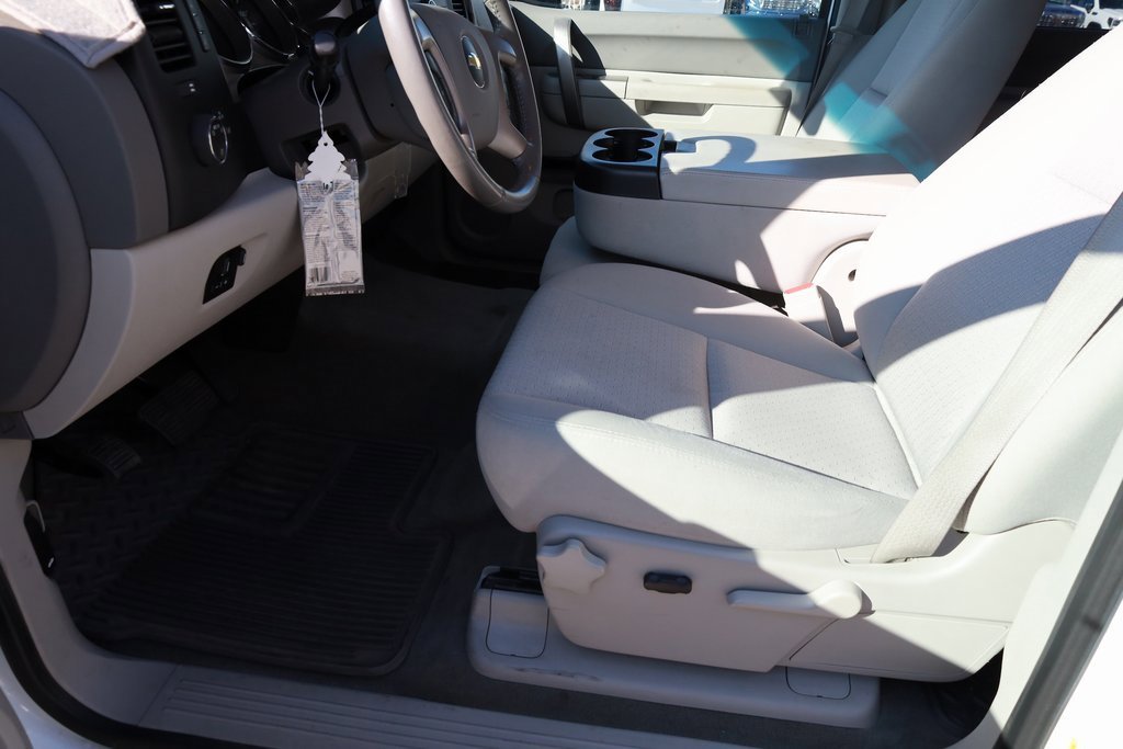 Used 2013 Chevrolet Silverado 3500 LT w/ Interior Plus Package image 11