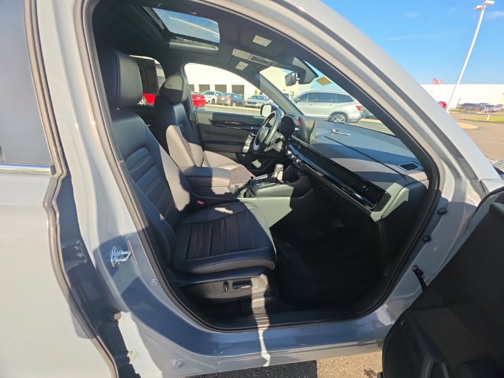 Used 2025 Honda CR-V Sport Touring image 34
