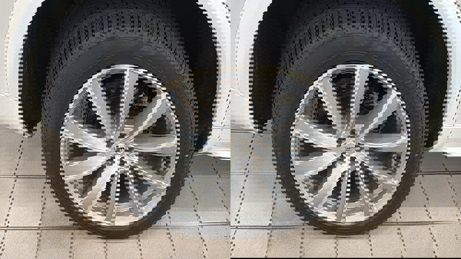 Used 2024 Volvo XC90 B6 Plus w/ Protection Package Premier image 32