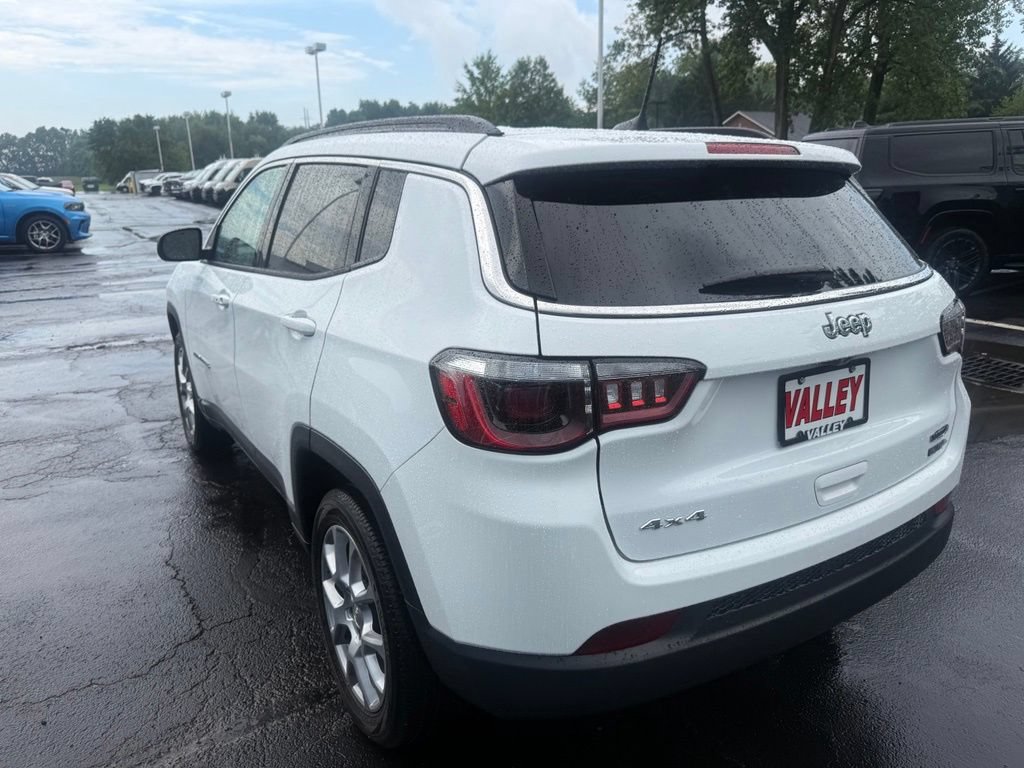 Used 2022 Jeep Compass Latitude AWD/4WD image 6