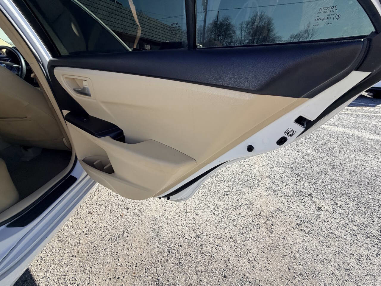 Used 2017 Toyota Camry LE image 53