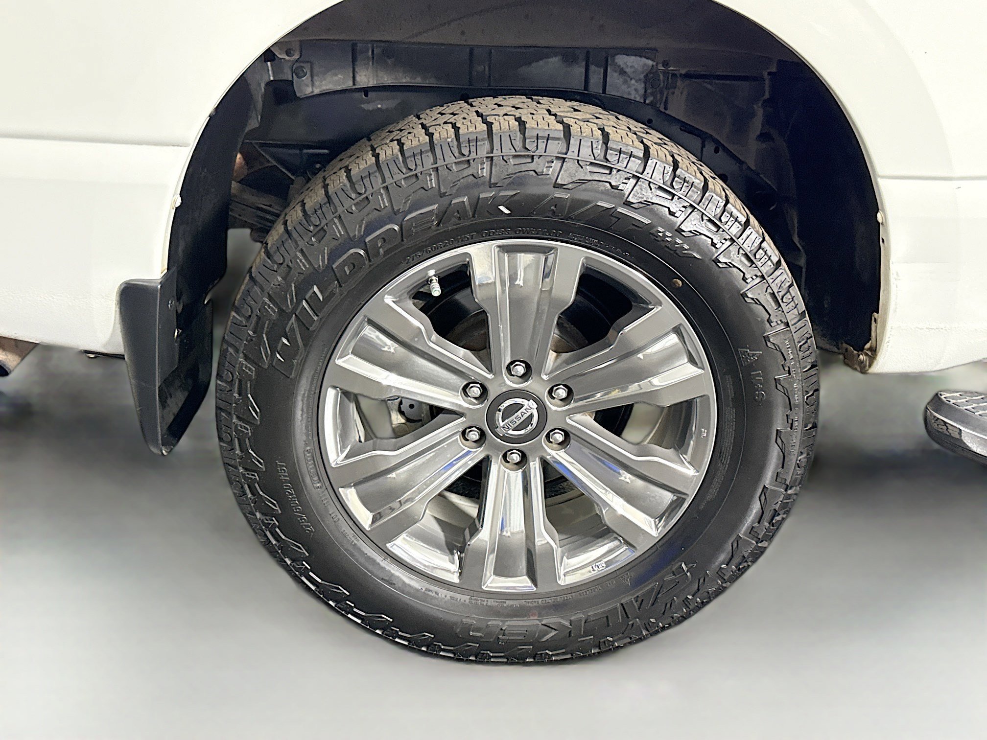 Used 2019 Nissan Titan SL w/ Chrome Package AWD/4WD image 32