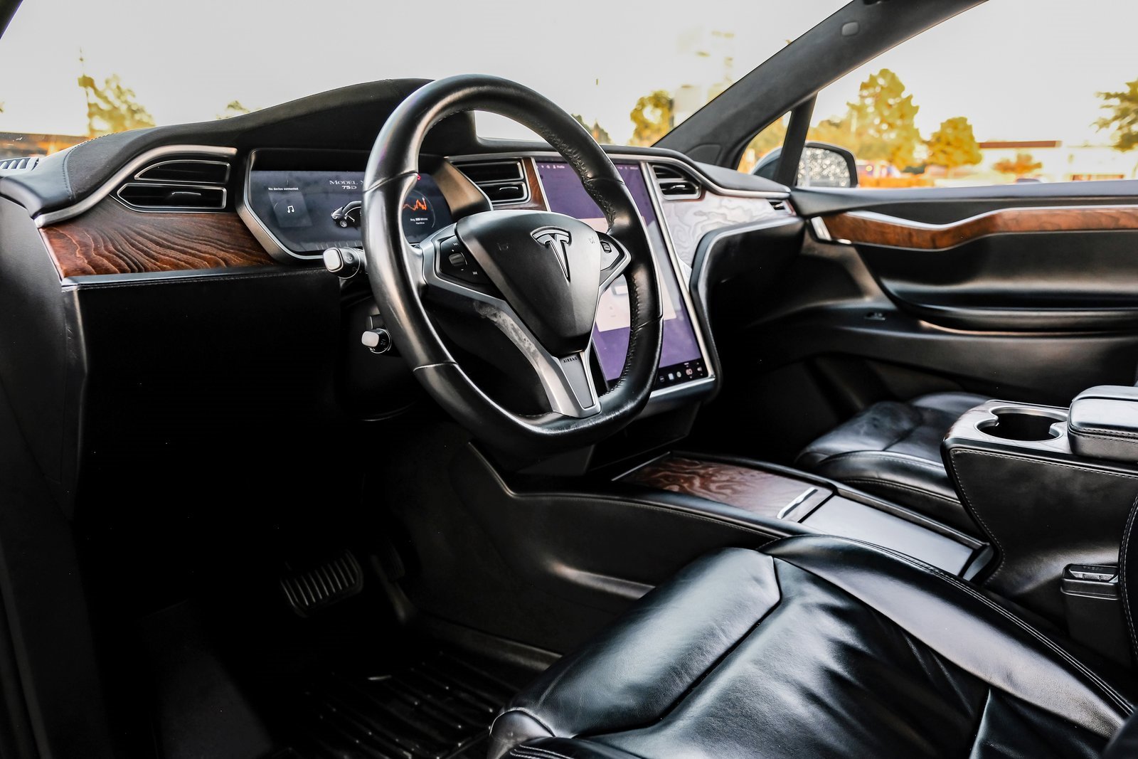 Used 2017 Tesla Model X 75D image 3