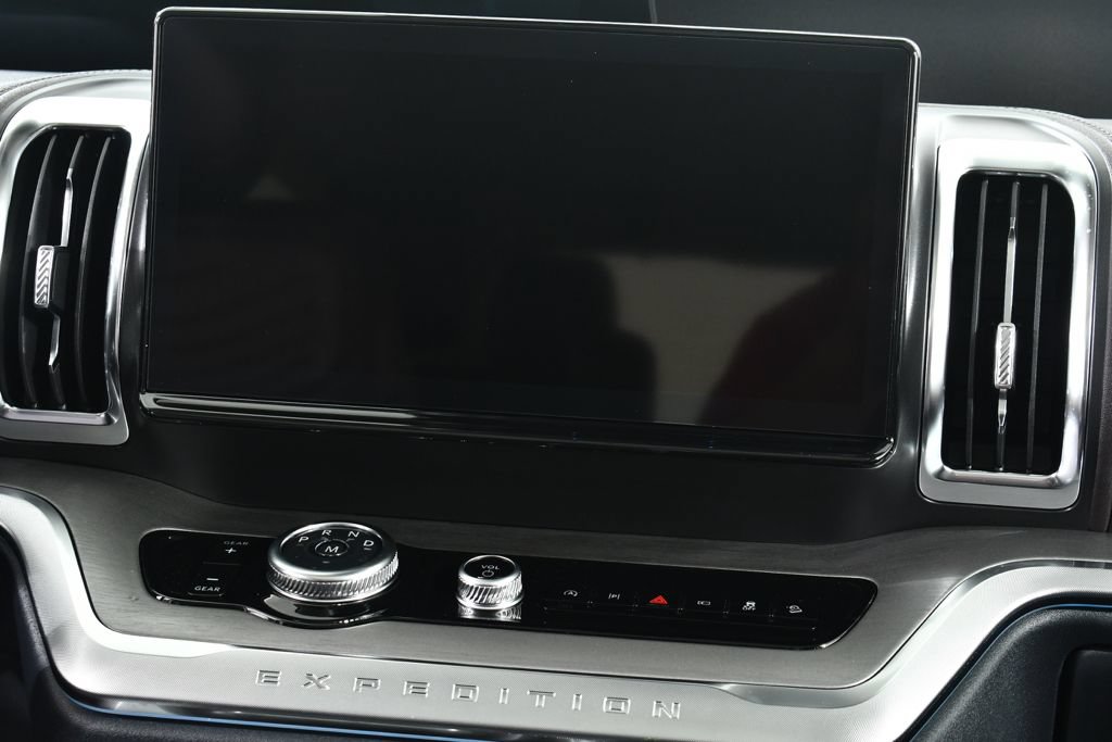 New 2027 Ford Expedition Platinum w/ Platinum Ultimate Package AWD/4WD image 9