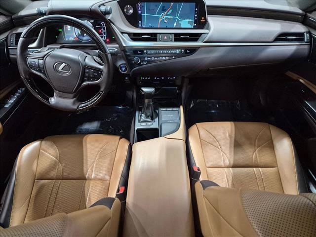 Used 2019 Lexus ES 300h w/ Accessory Package 2 FWD image 19
