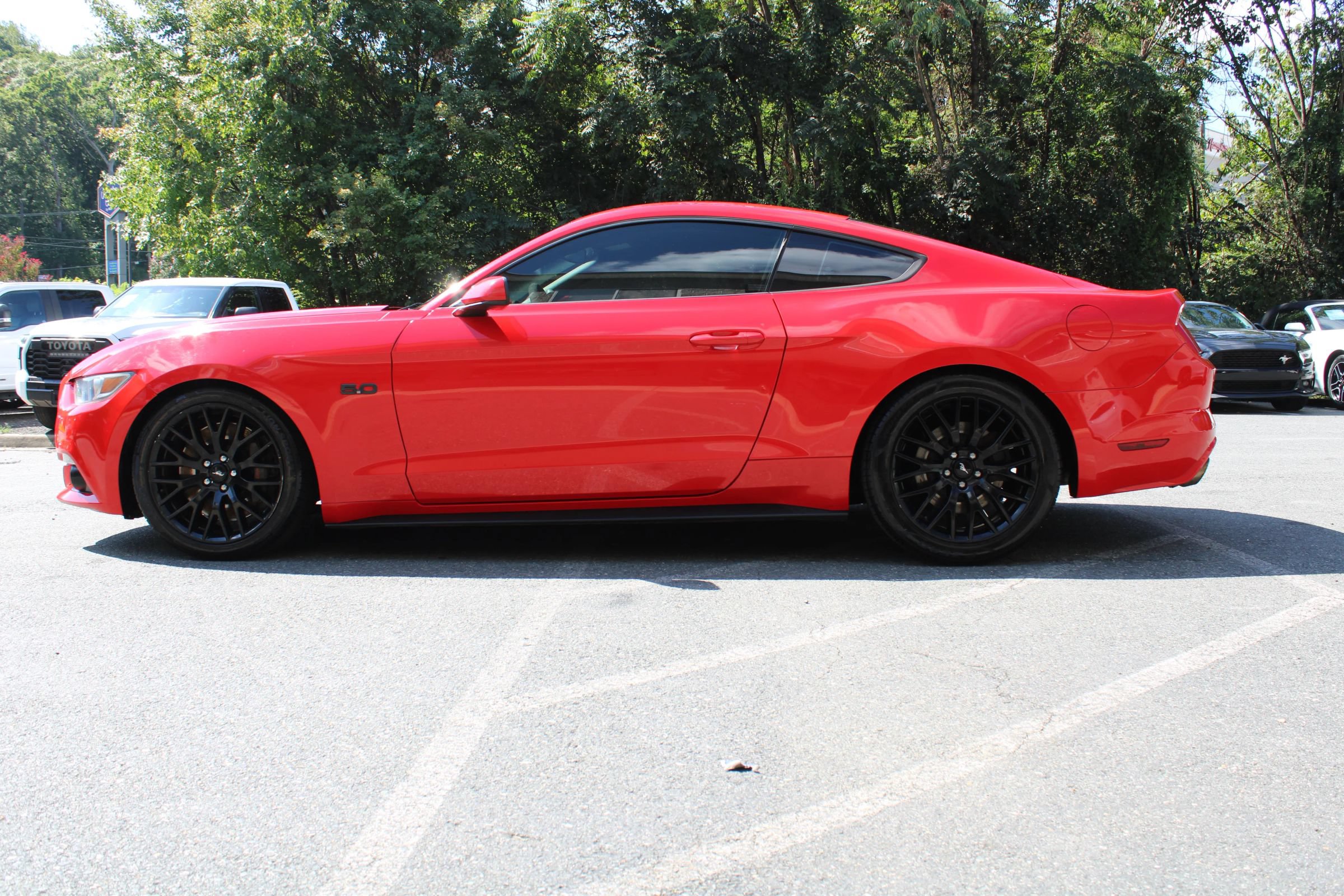Used 2017 Ford Mustang GT w/ GT Performance Package RWD image 27