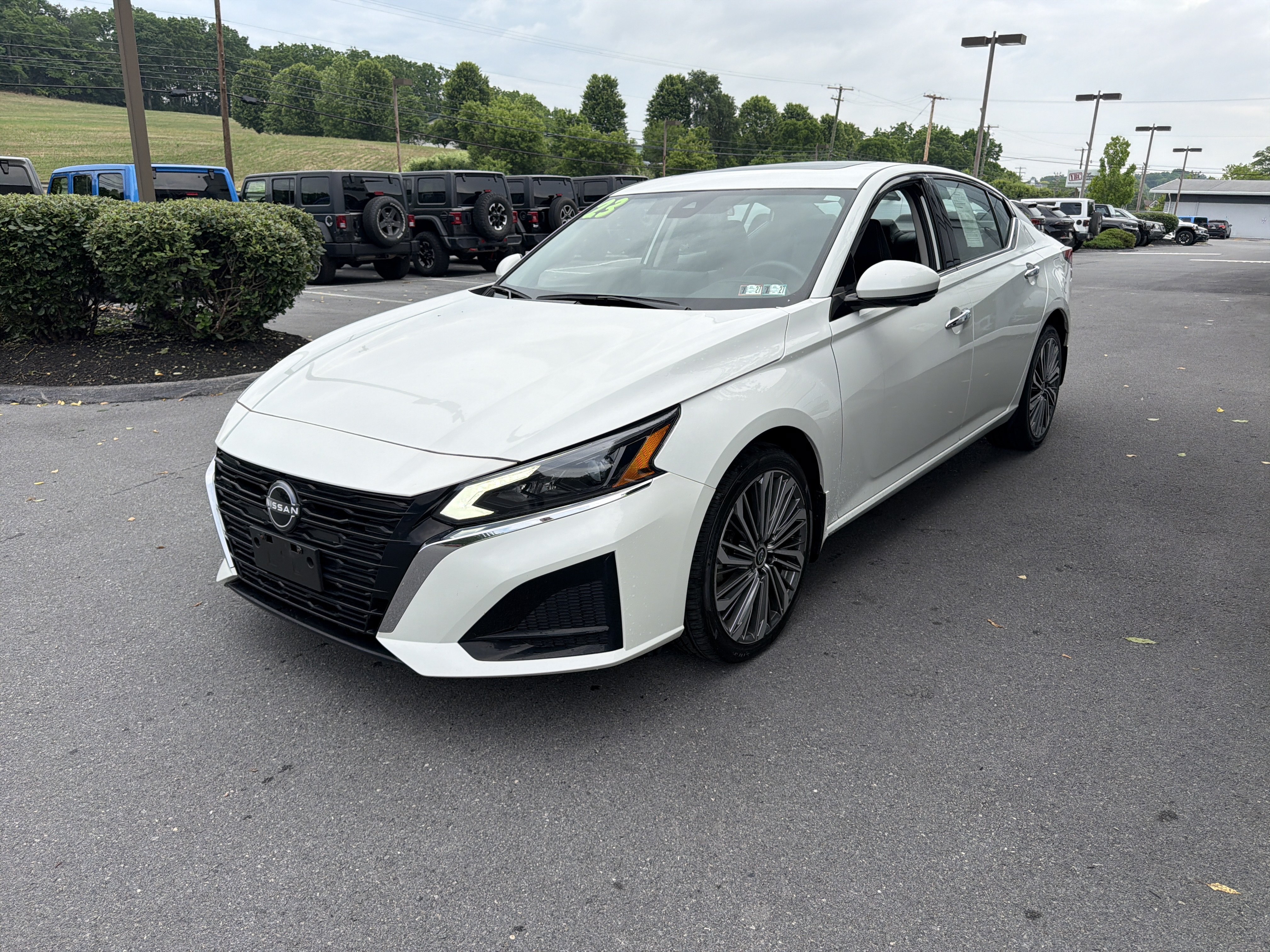 Used 2023 Nissan Altima 2.5 SL AWD/4WD image 9