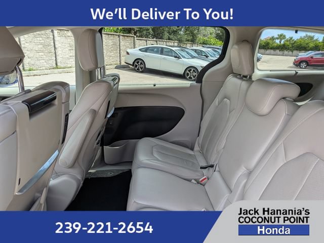 Used 2019 Chrysler Pacifica Touring-L Plus w/ Tire & Wheel Group FWD image 15
