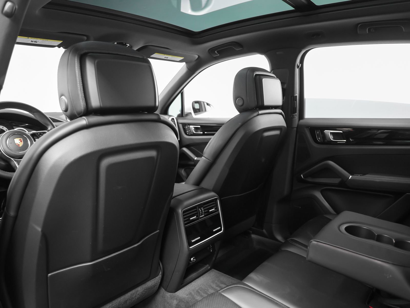 Certified 2023 Porsche Cayenne S AWD/4WD image 40