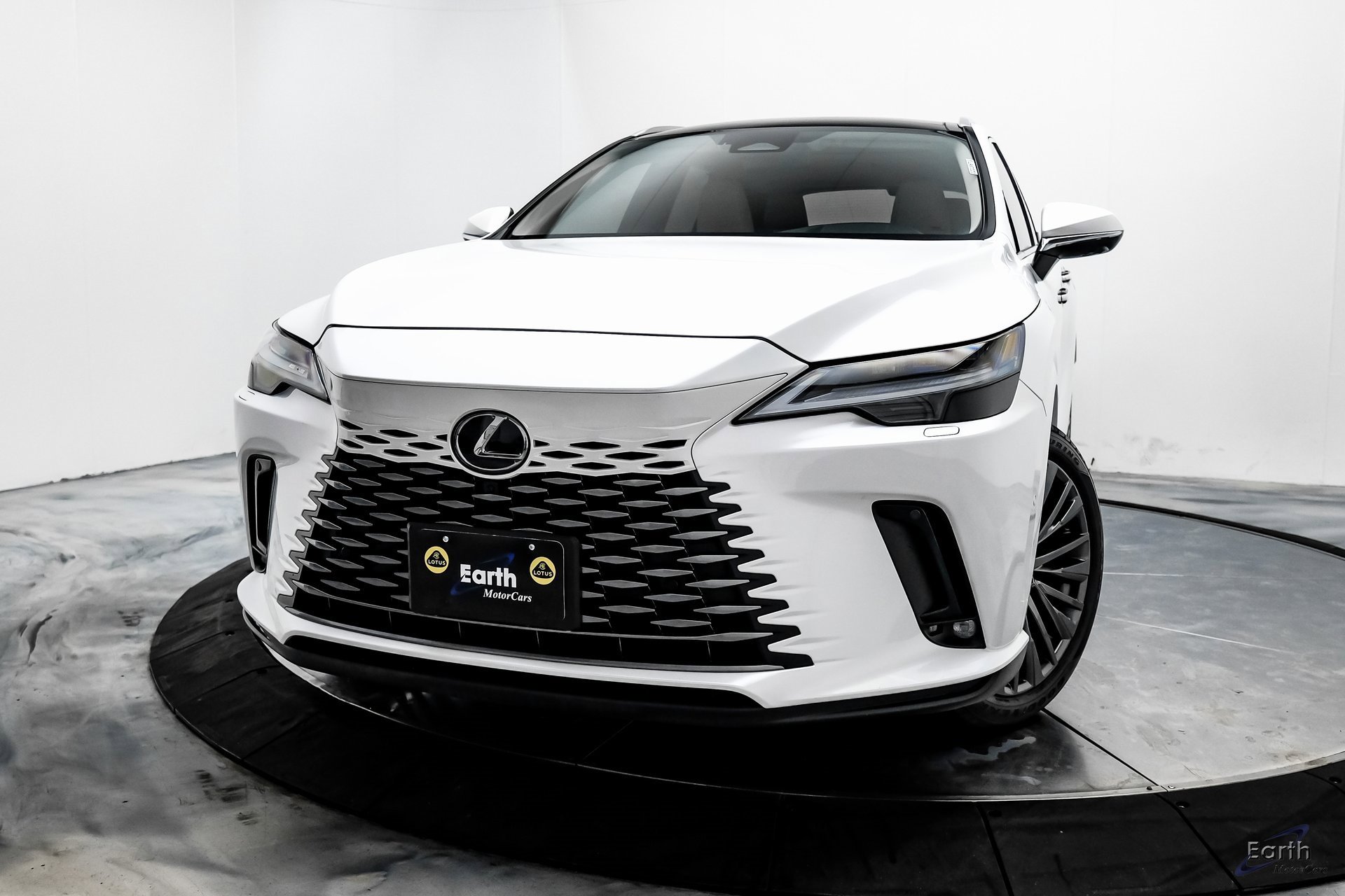 Used 2023 Lexus RX 350 FWD image 3