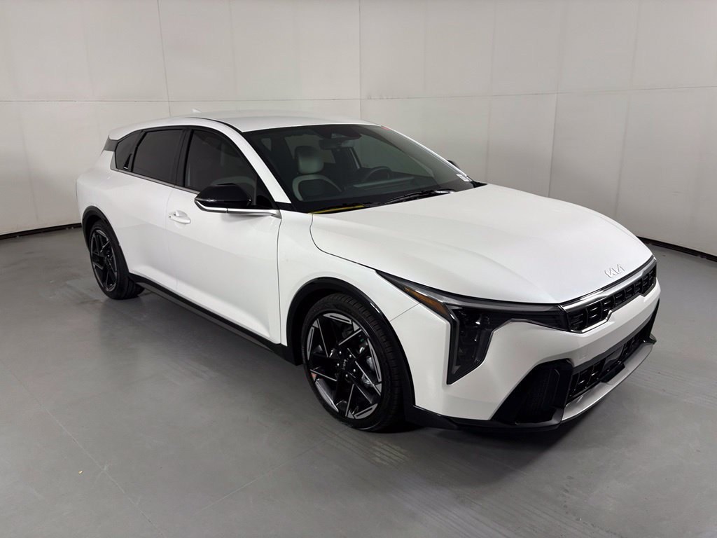 New 2026 Kia K4 GT-Line FWD image 2