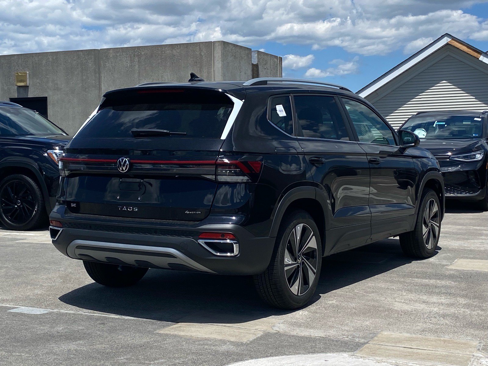New 2026 Volkswagen Taos SE AWD/4WD image 3