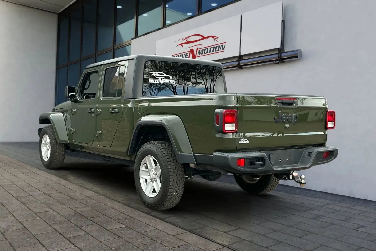 Used 2022 Jeep Gladiator Sport image 6