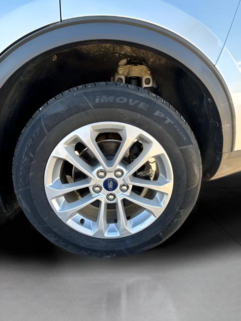 Used 2020 Ford Escape SE image 23