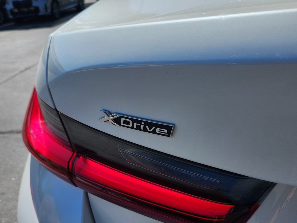 Used 2025 BMW 330i xDrive Sedan AWD/4WD image 29