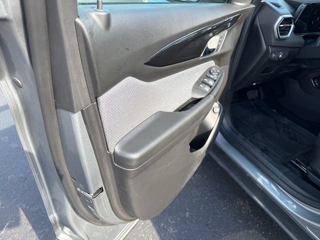 Used 2025 Chevrolet TrailBlazer LT w/ Convenience Package FWD image 10