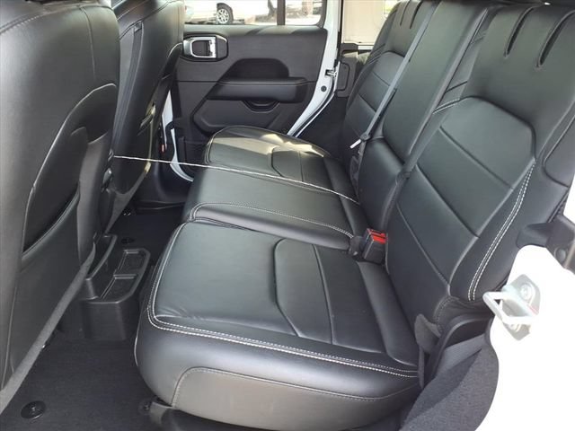 Used 2023 Jeep Wrangler Unlimited Sahara w/ Cold Weather Group AWD/4WD image 13