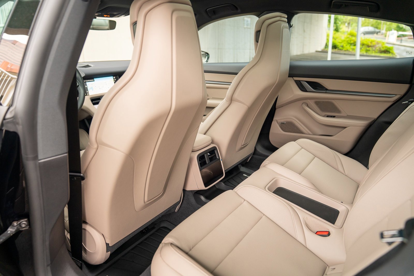 Certified 2025 Porsche Taycan image 18