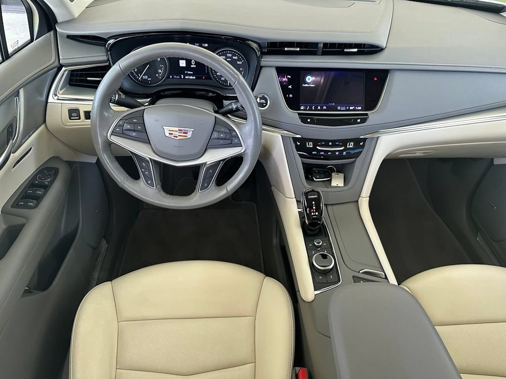 Certified 2022 Cadillac XT5 Premium Luxury w/ Technology Package FWD image 17