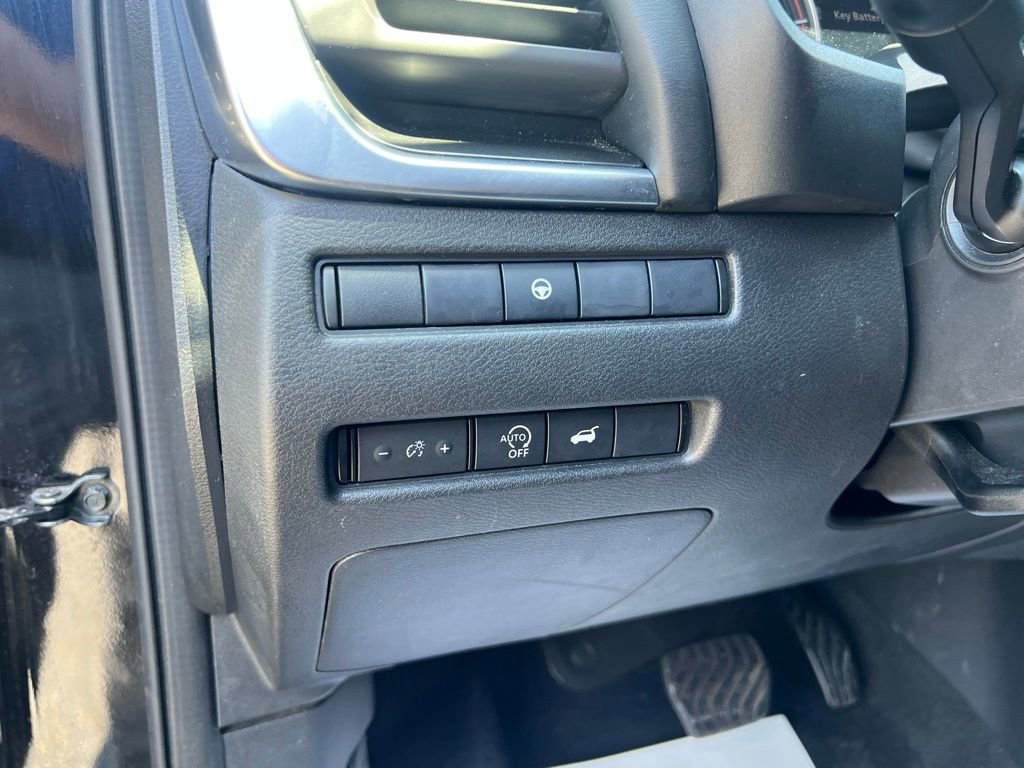 Used 2024 Nissan Rogue SV AWD/4WD image 18