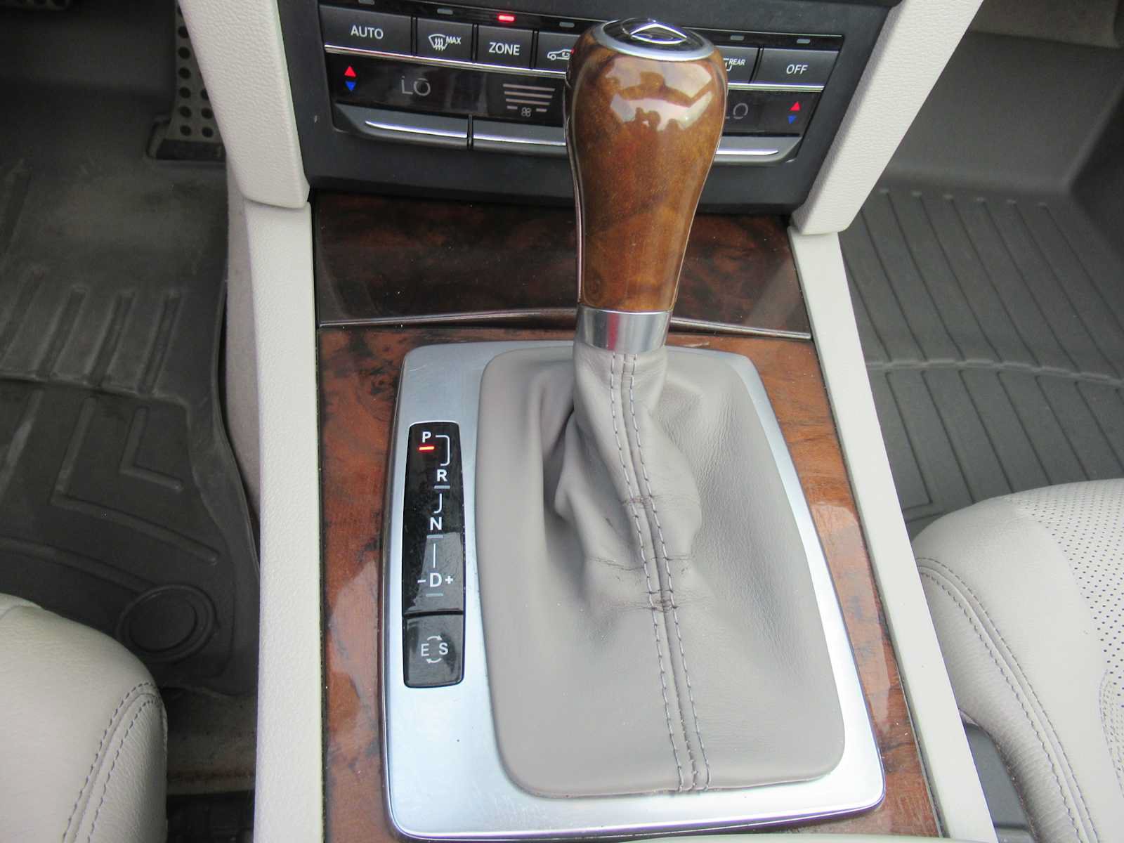Used 2012 Mercedes-Benz E 350 Cabriolet image 24