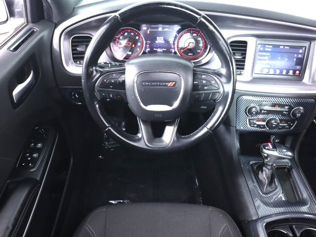 Used 2019 Dodge Charger SXT RWD image 27