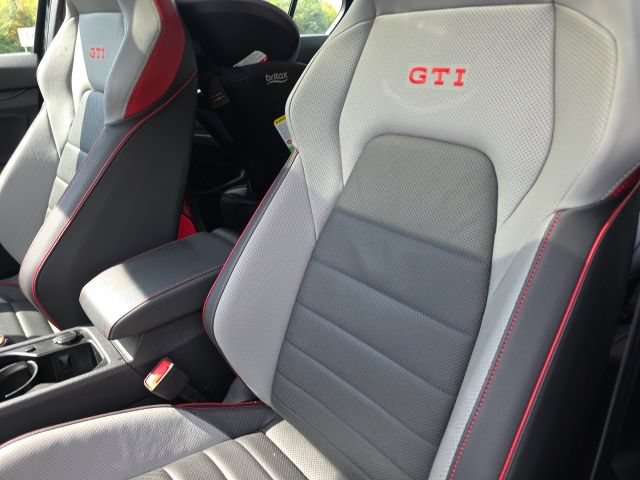 Used 2024 Volkswagen GTI SE FWD image 13