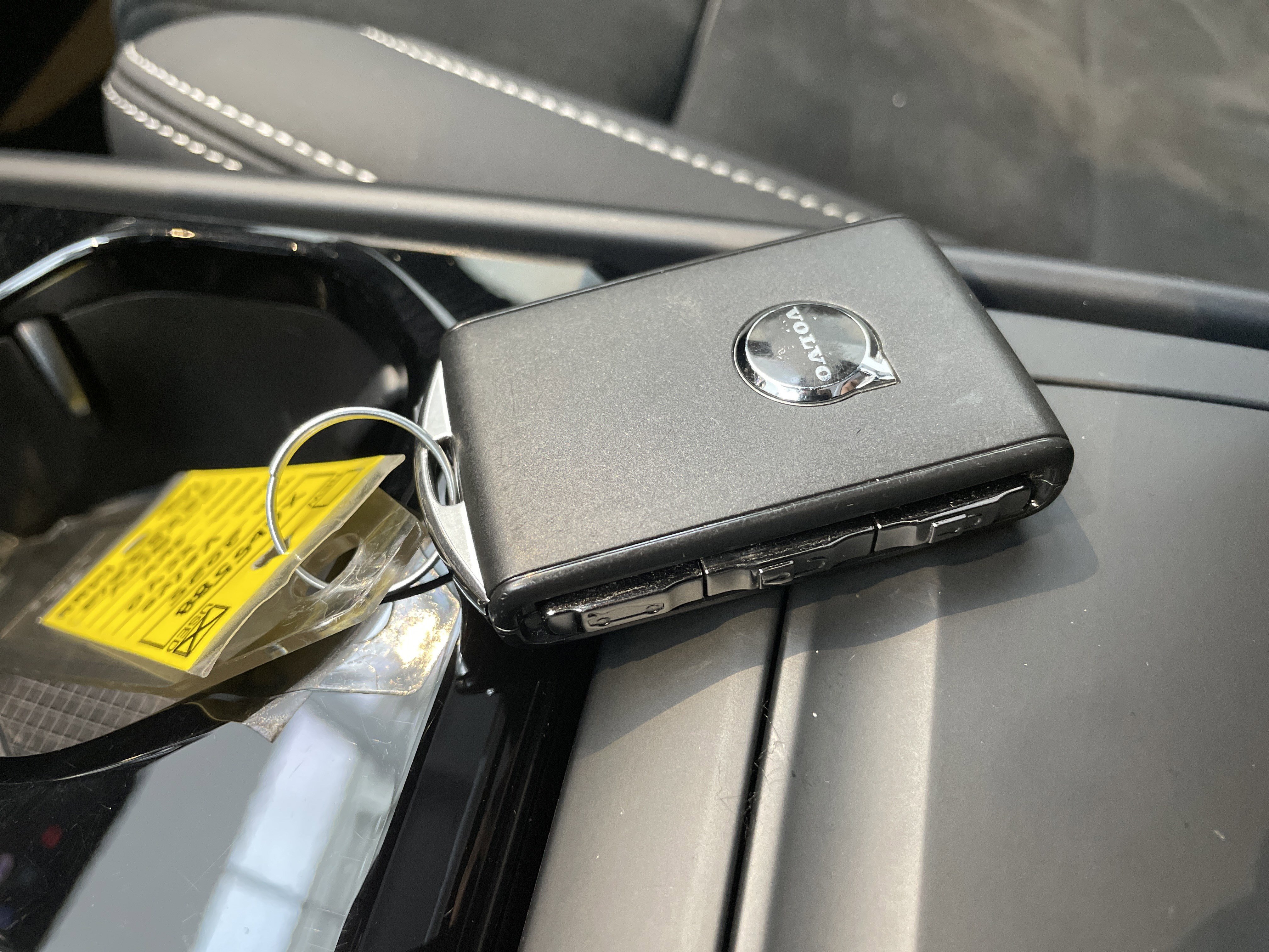 Used 2025 Volvo XC40 B5 Plus image 42