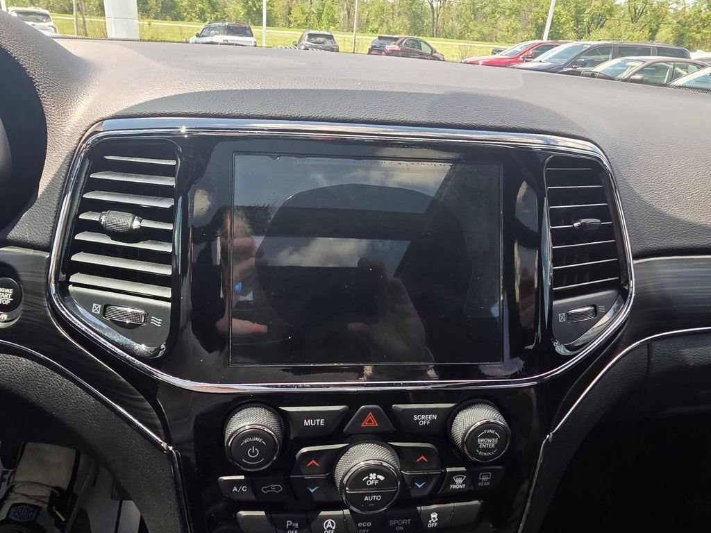 Used 2019 Jeep Grand Cherokee Limited w/ Luxury Group II AWD/4WD image 17