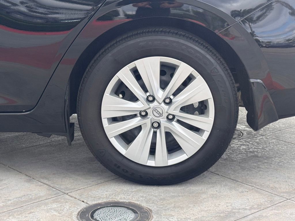 Certified 2025 Nissan Sentra S FWD image 10