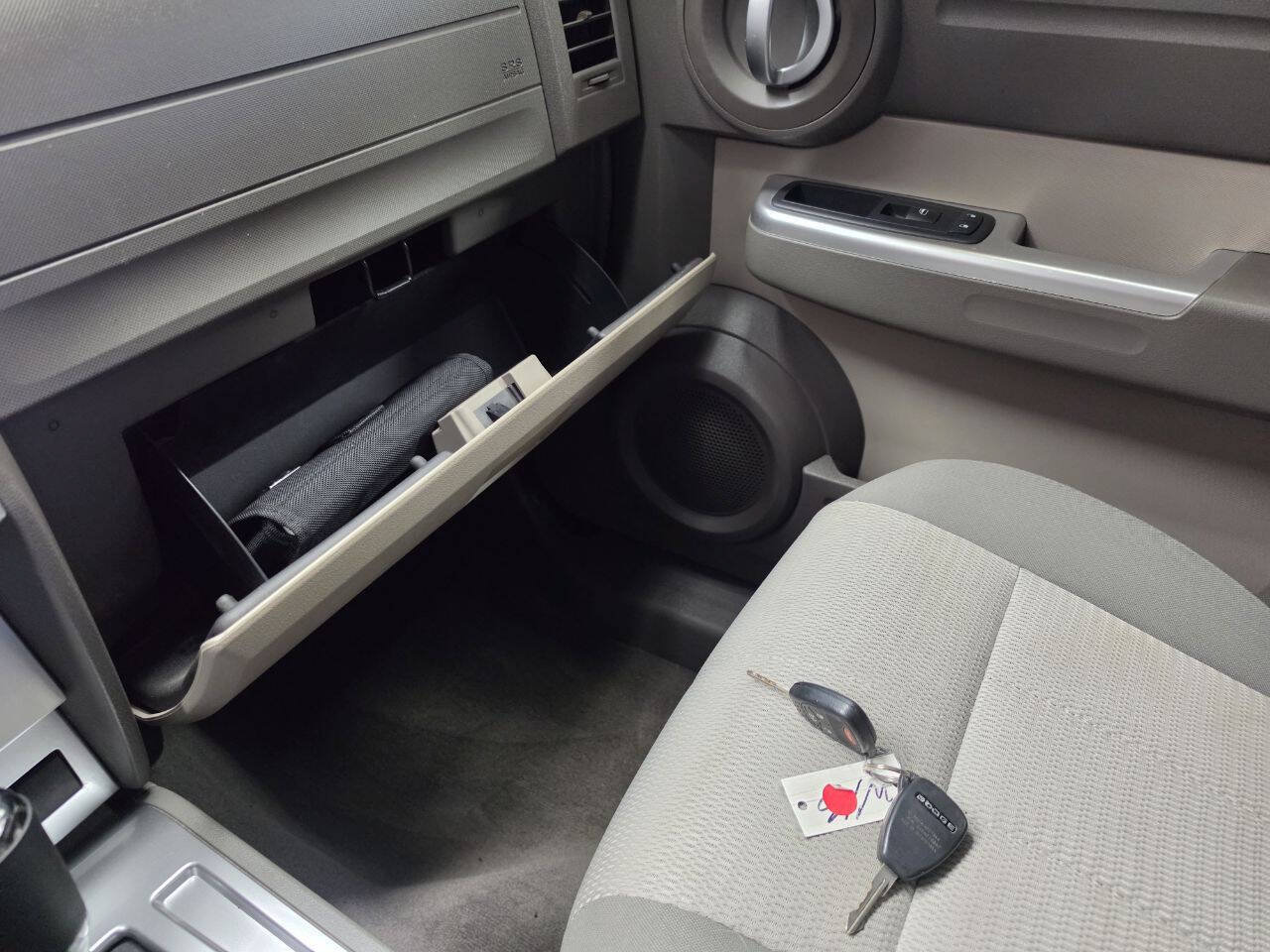 Used 2008 Dodge Nitro SLT w/ Convenience Group RWD image 18