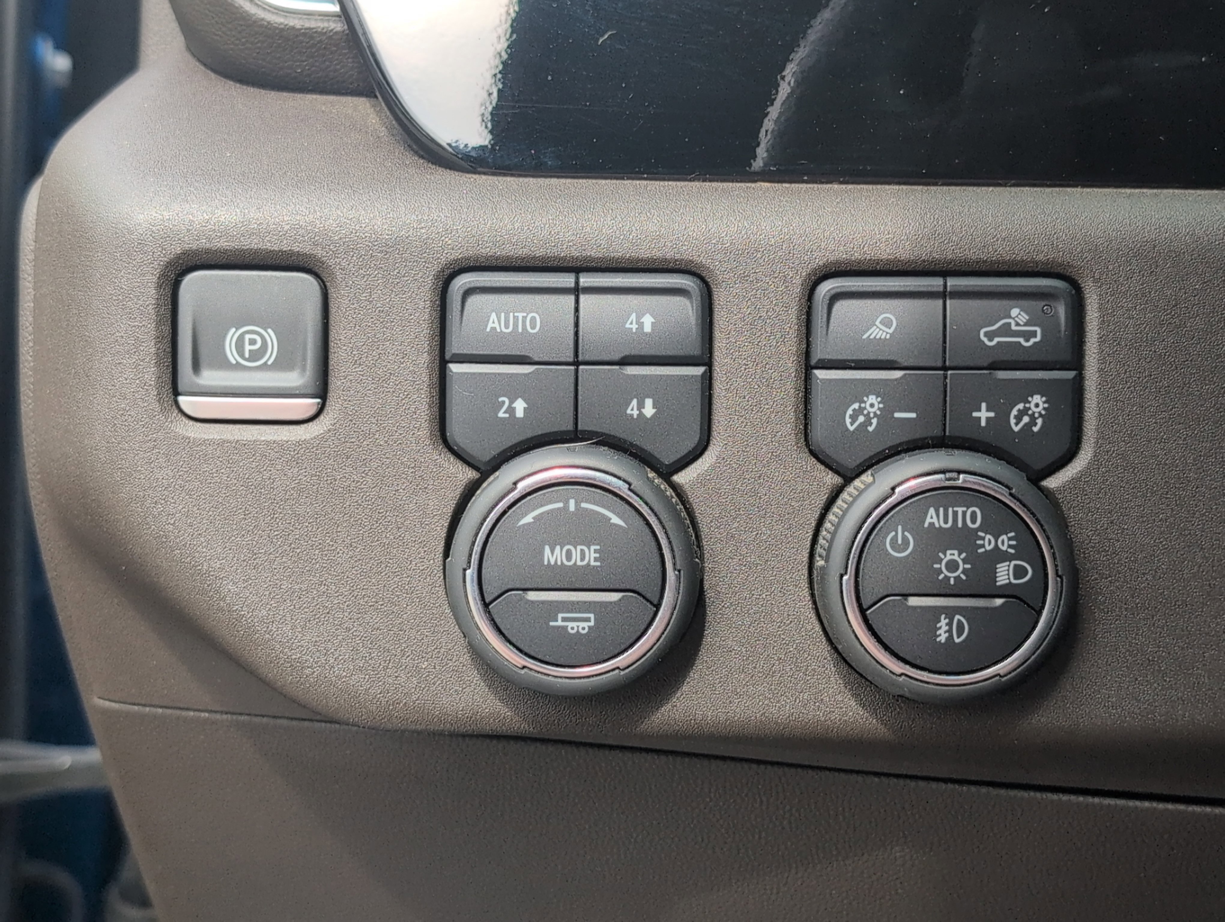 Used 2023 Chevrolet Silverado 1500 LTZ image 28