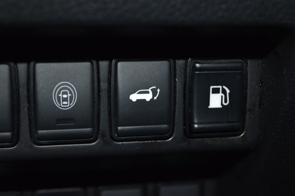 Used 2019 Nissan Rogue SV w/ Premium Package image 19