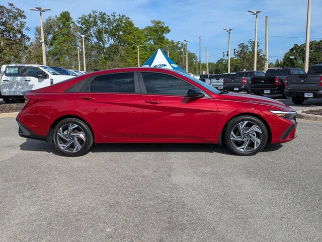 Used 2025 Hyundai Elantra Sport FWD image 3