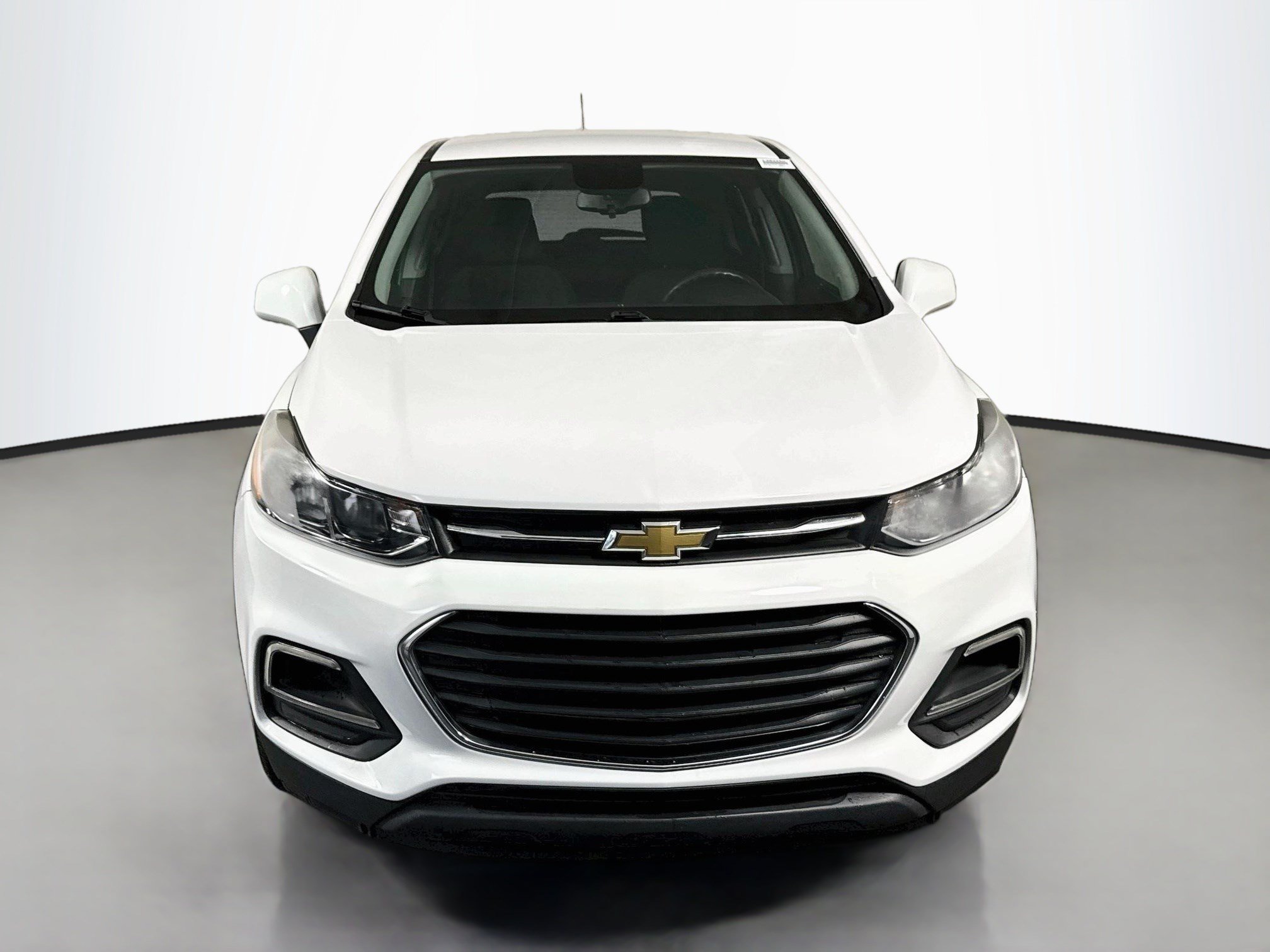 Used 2019 Chevrolet Trax LS FWD image 2