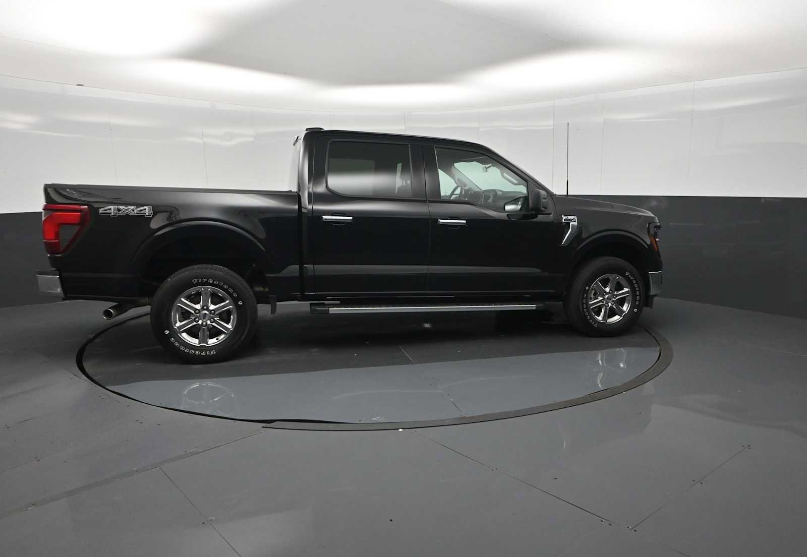 Used 2025 Ford F150 XLT w/ Equipment Group 301A Standard AWD/4WD image 9