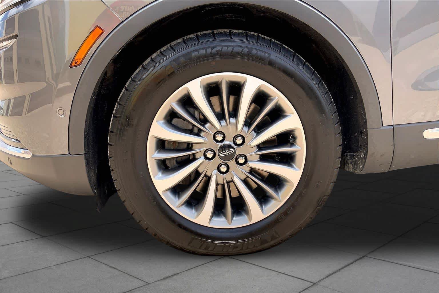Used 2022 Lincoln Nautilus Reserve AWD/4WD image 11