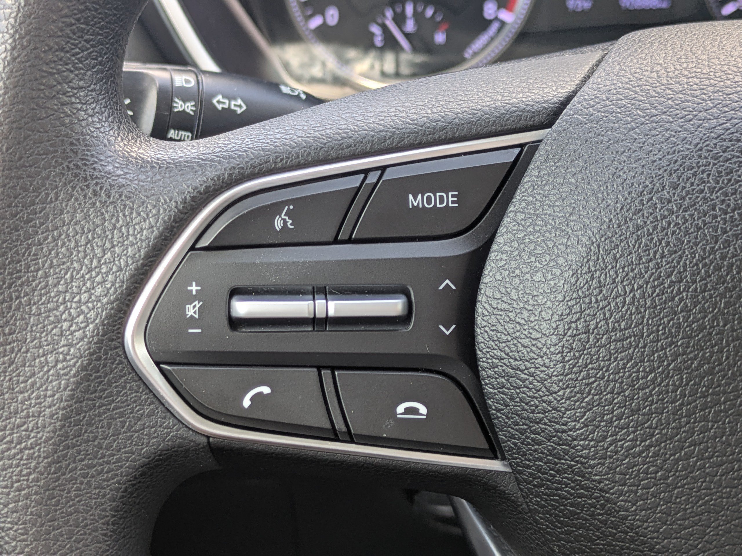 Used 2020 Hyundai Santa Fe SE FWD image 21