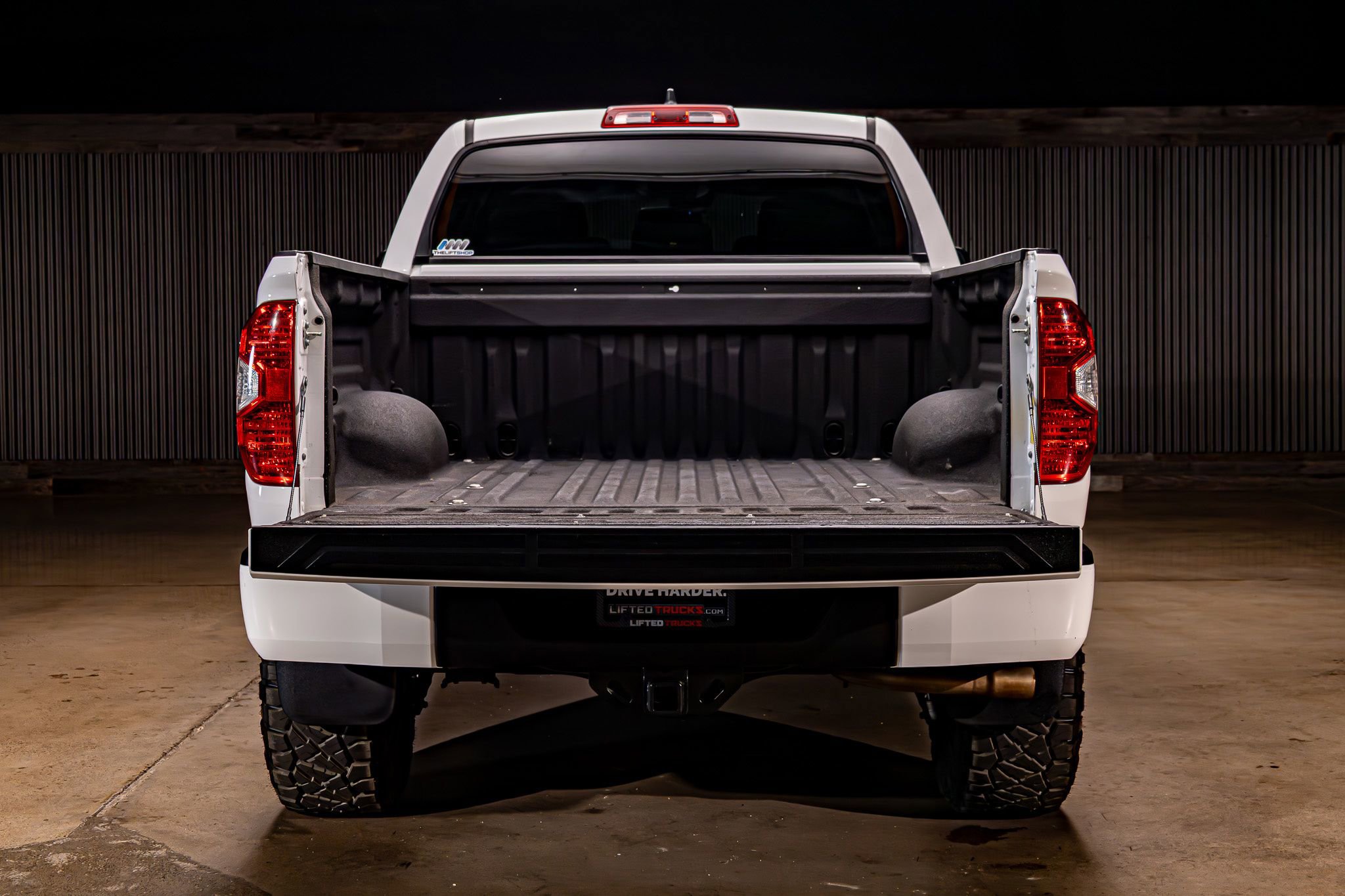 Used 2020 Toyota Tundra SR5 w/ SX Package AWD/4WD image 9