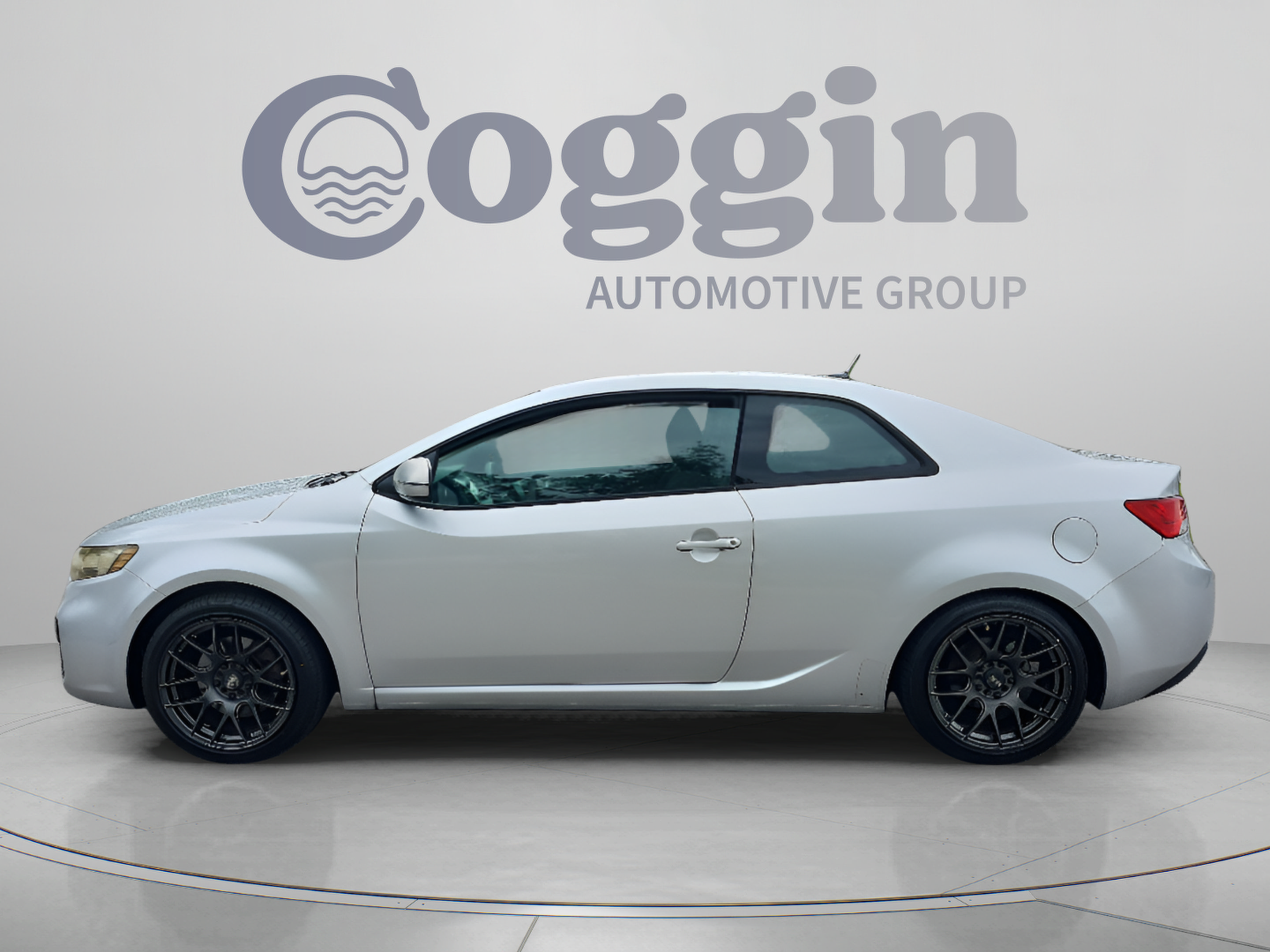 Used 2012 Kia Forte Koup SX FWD image 2