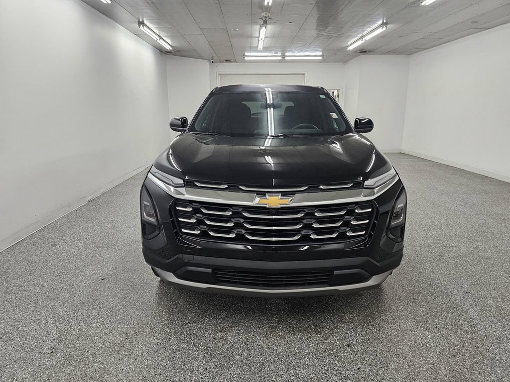 Used 2026 Chevrolet Equinox LT FWD image 2