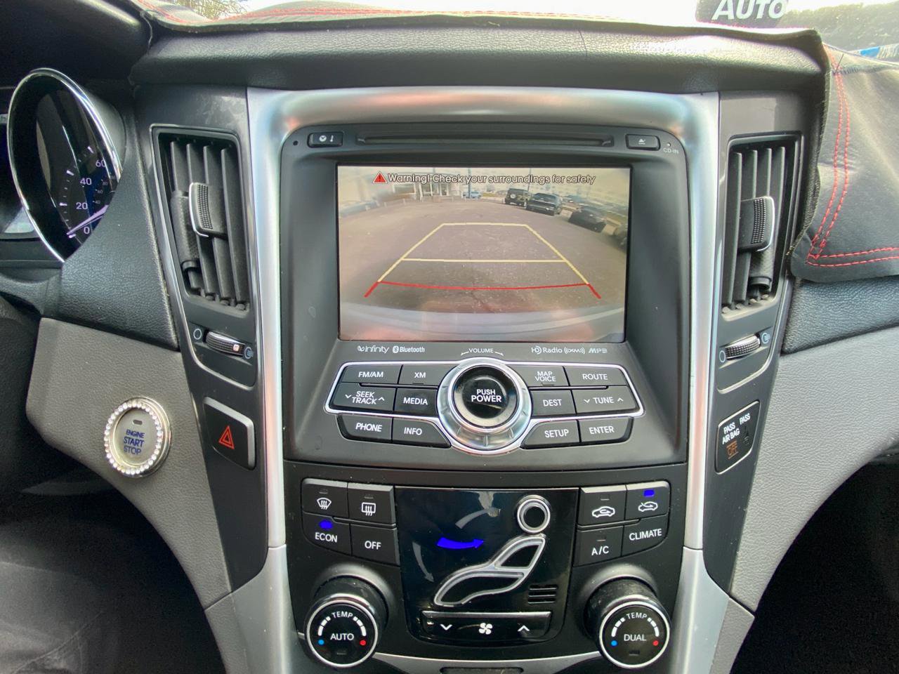 Used 2014 Hyundai Sonata Limited w/ Panoramic Sunroof Package 02 FWD image 19