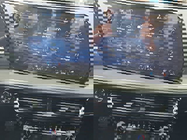 New 2026 Chevrolet Traverse LT image 14