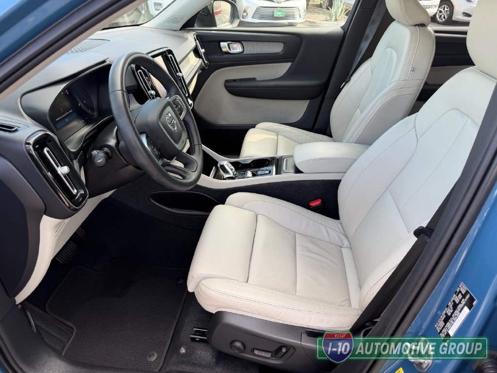 Used 2023 Volvo XC40 B4 Plus w/ Protection Package Premier FWD image 14