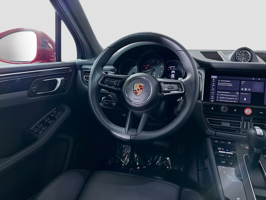 Certified 2025 Porsche Macan image 25
