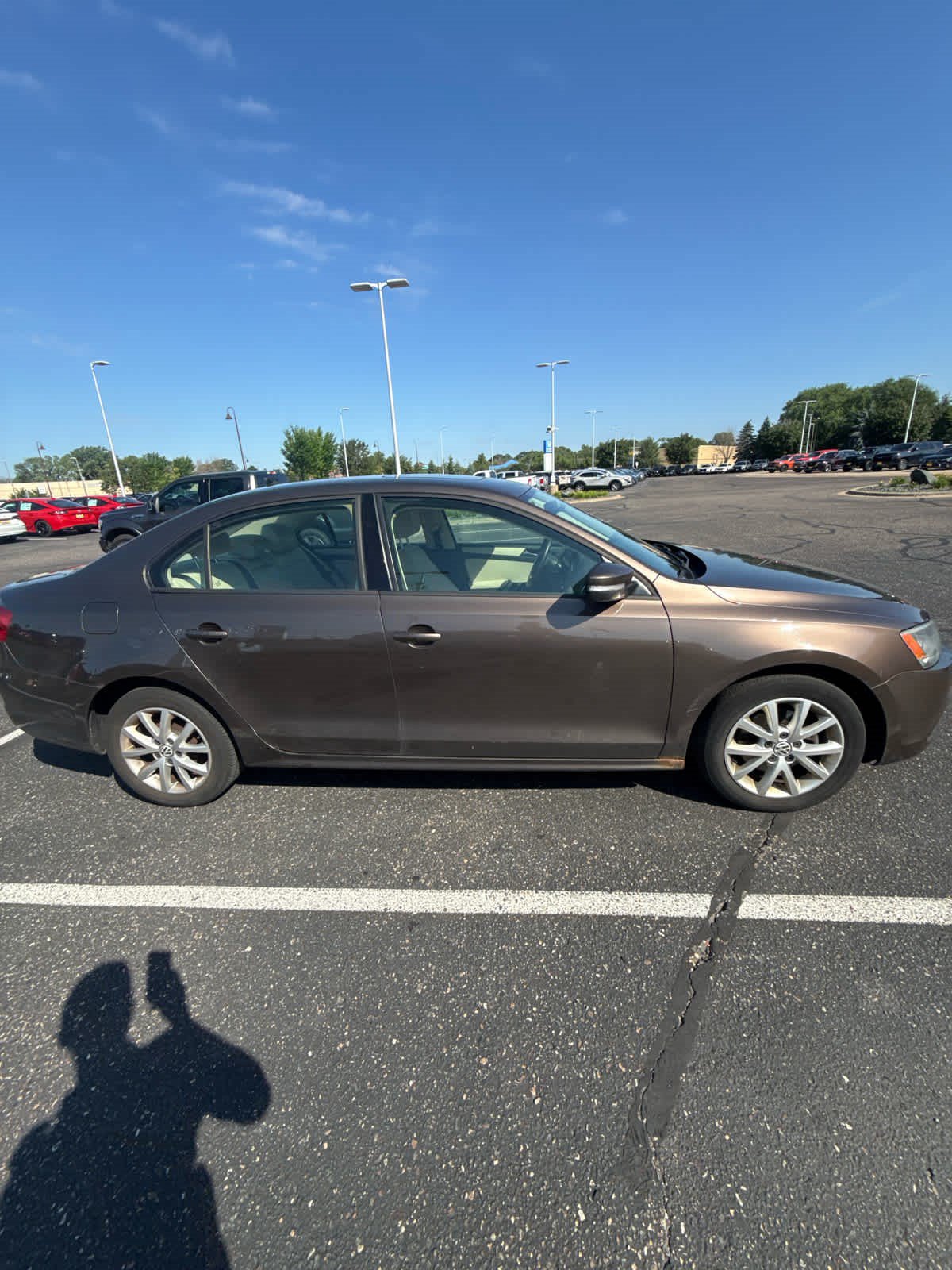 Used 2011 Volkswagen Jetta SE FWD image 2