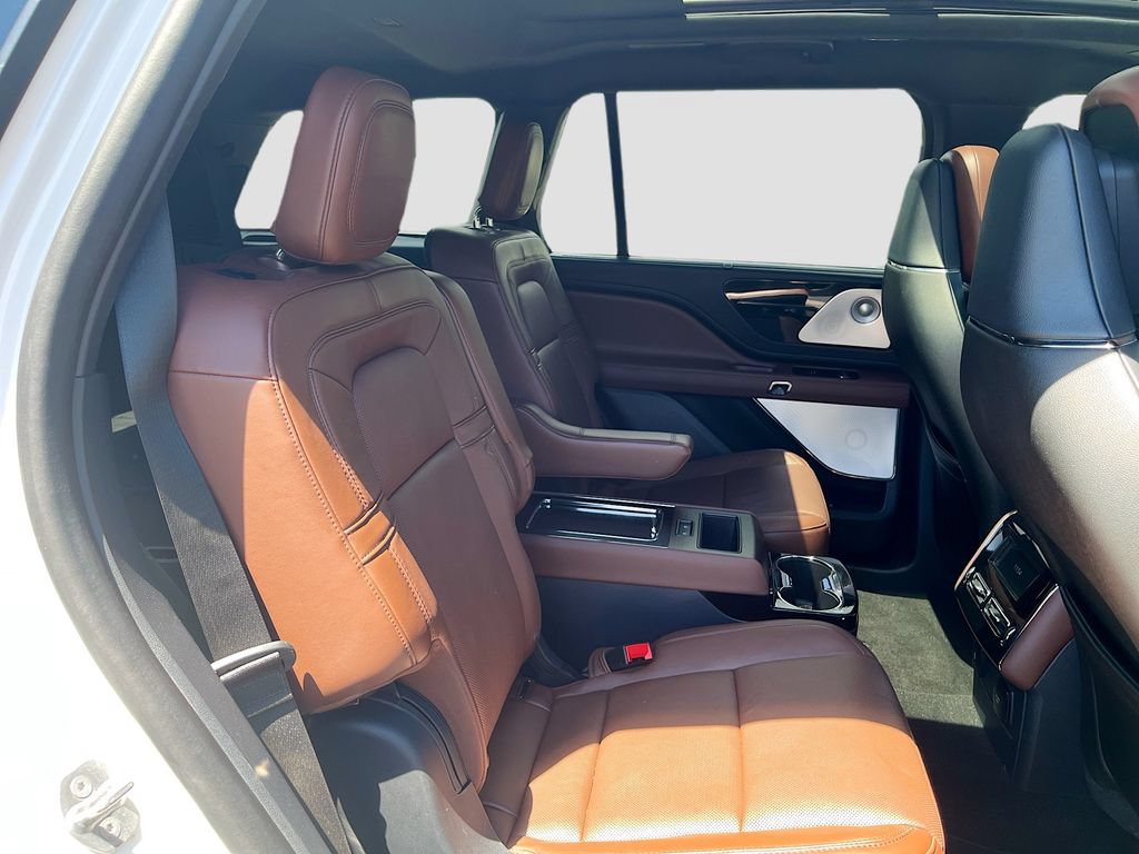 Used 2025 Lincoln Aviator Reserve w/ Equipment Group 201A AWD/4WD image 31