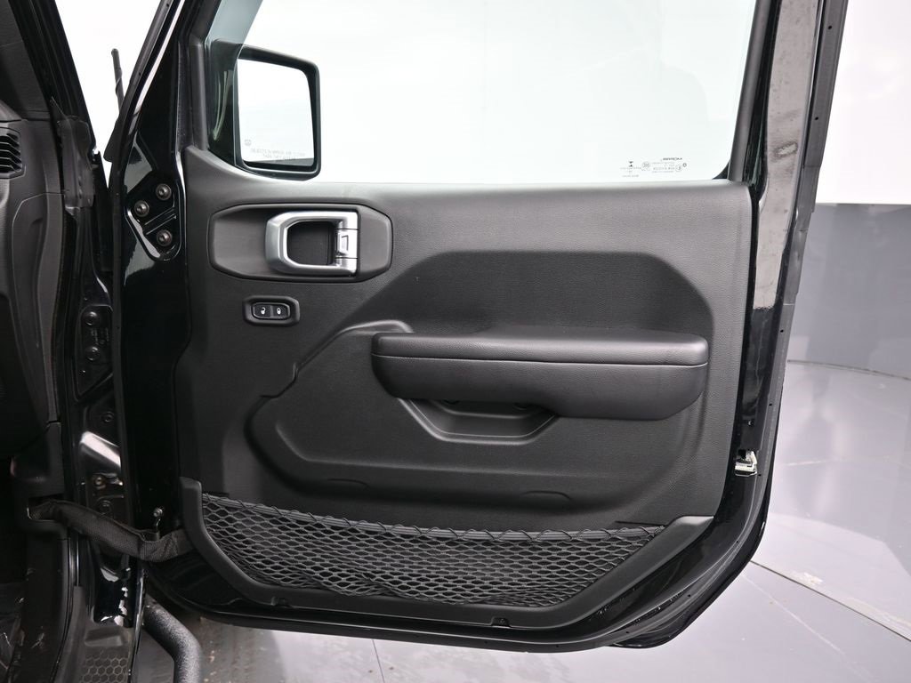 Used 2019 Jeep Wrangler Sport S image 36