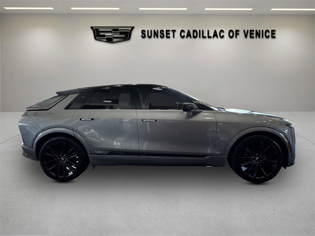 New 2026 Cadillac Lyriq V image 2
